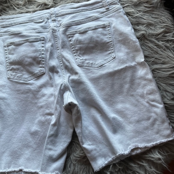 Time and Tru high rise white shorts 18 - Picture 6 of 7